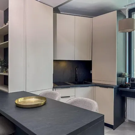Beachfront 1br W Pool Azimuth