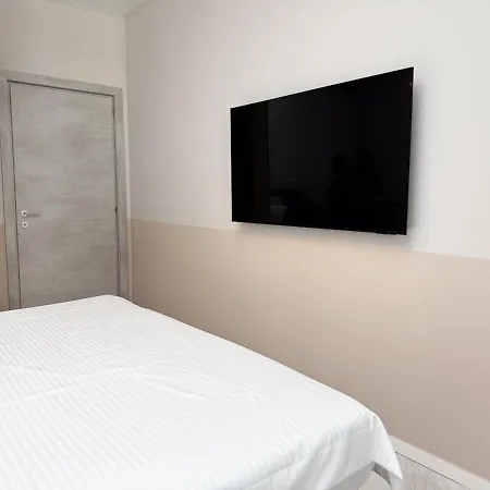 Beachfront 1br W Pool Azimuth